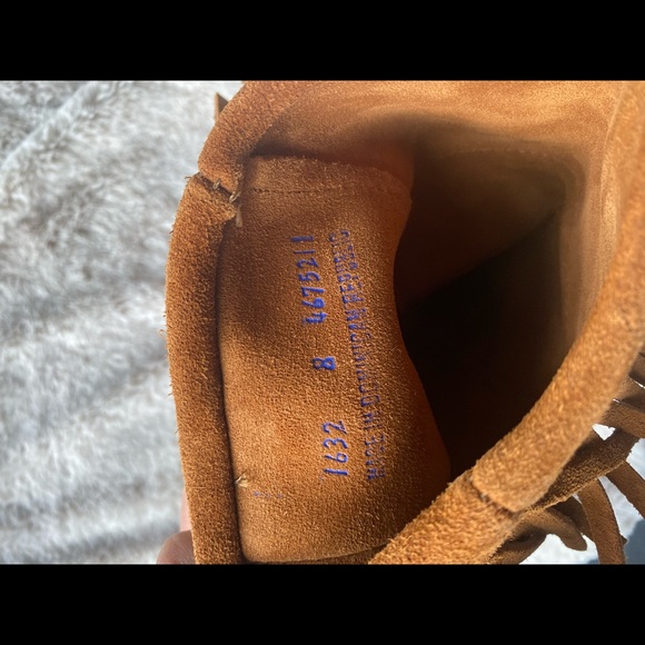 minnetonka fringe moccasins - Picture 3 of 3